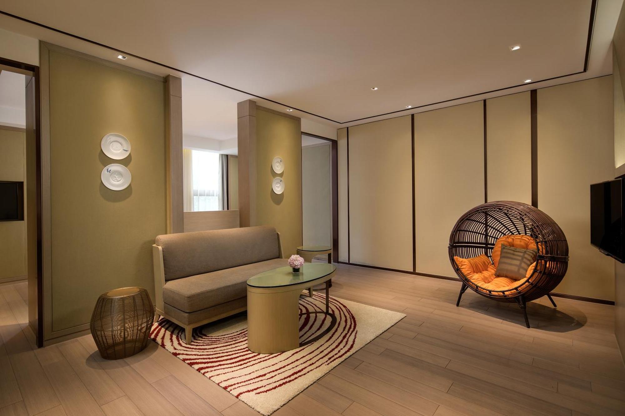 Courtyard By Marriott Shanghai International Tourism And Resorts Zone Hotel 5*