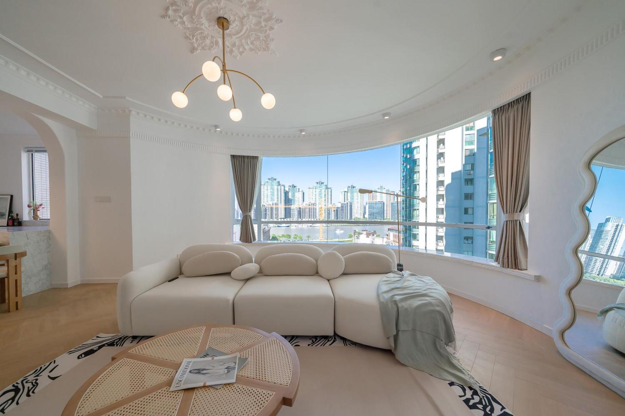 Eastern Hub - Bund Branch Simply Luxurious 4 King Beds, Big French Windows With Bund Views Apartment