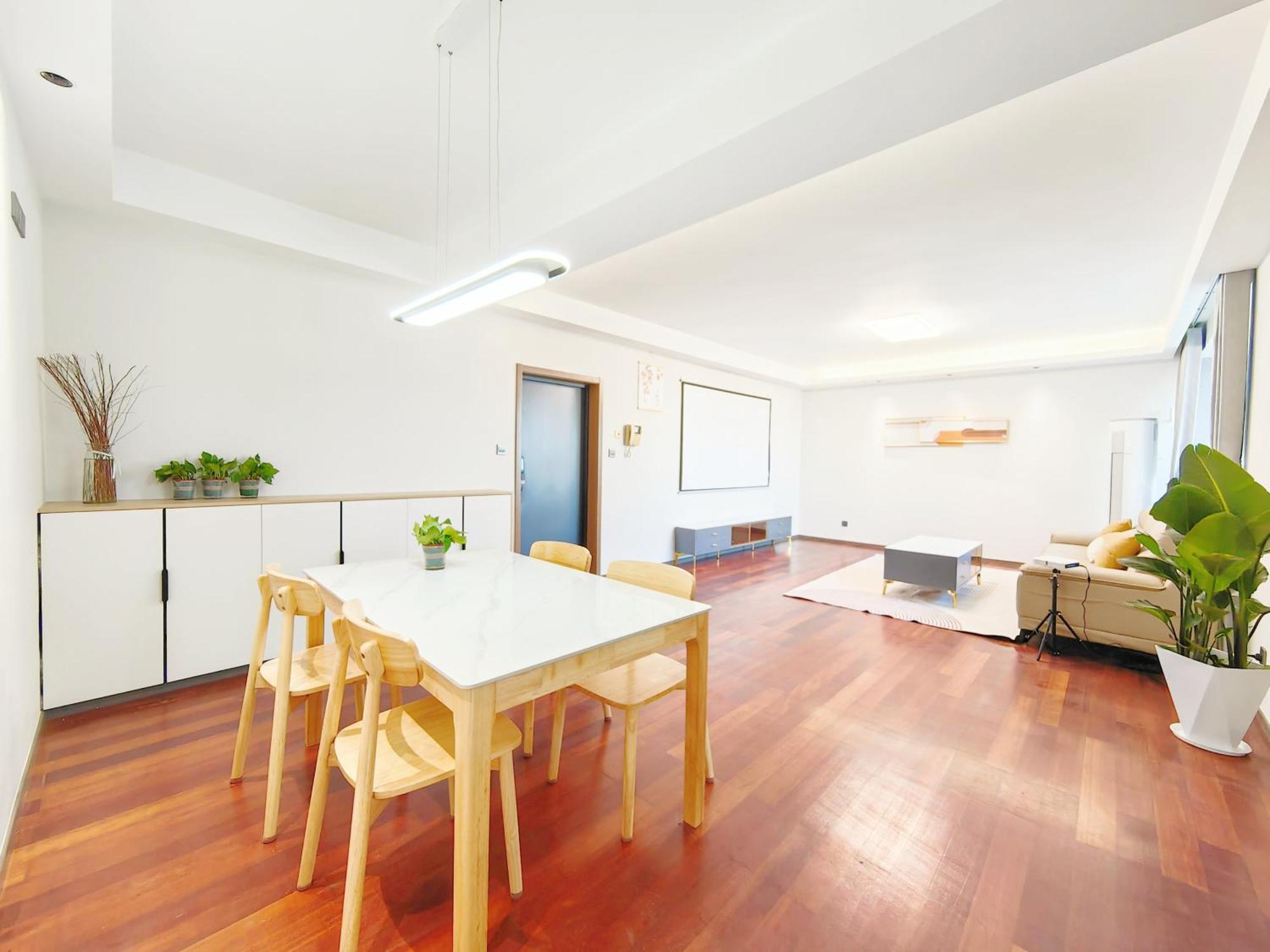 Hills & Linkinn Timelight 3-bedroom Near Sniec Apartment *