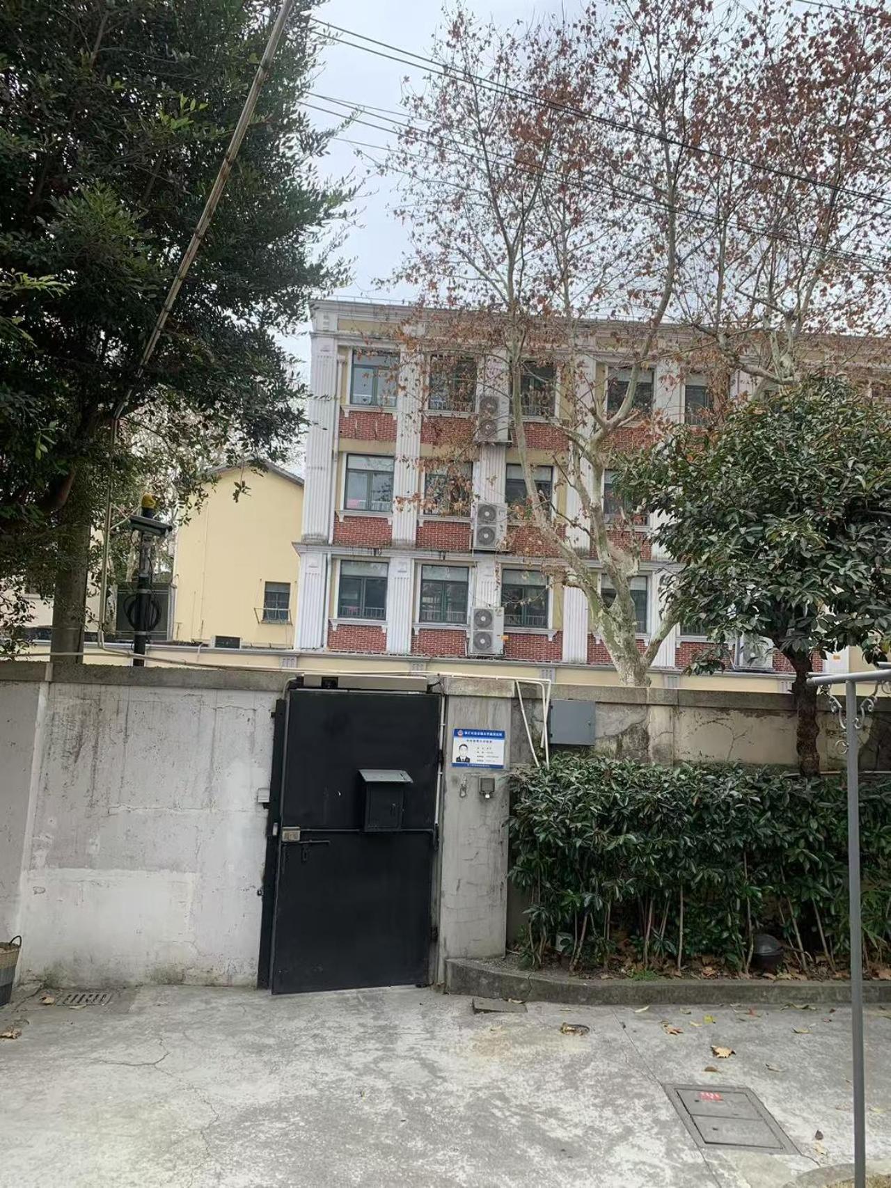 Historical 1 Living And 1 Bedroom With Garden View Near Jiashan Road And Hengshan Rd