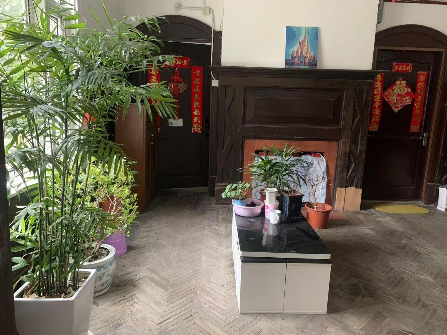 Apartment Historical 1 Living And 1 Bedroom With Garden View Near Jiashan Road And Hengshan Rd Shanghai