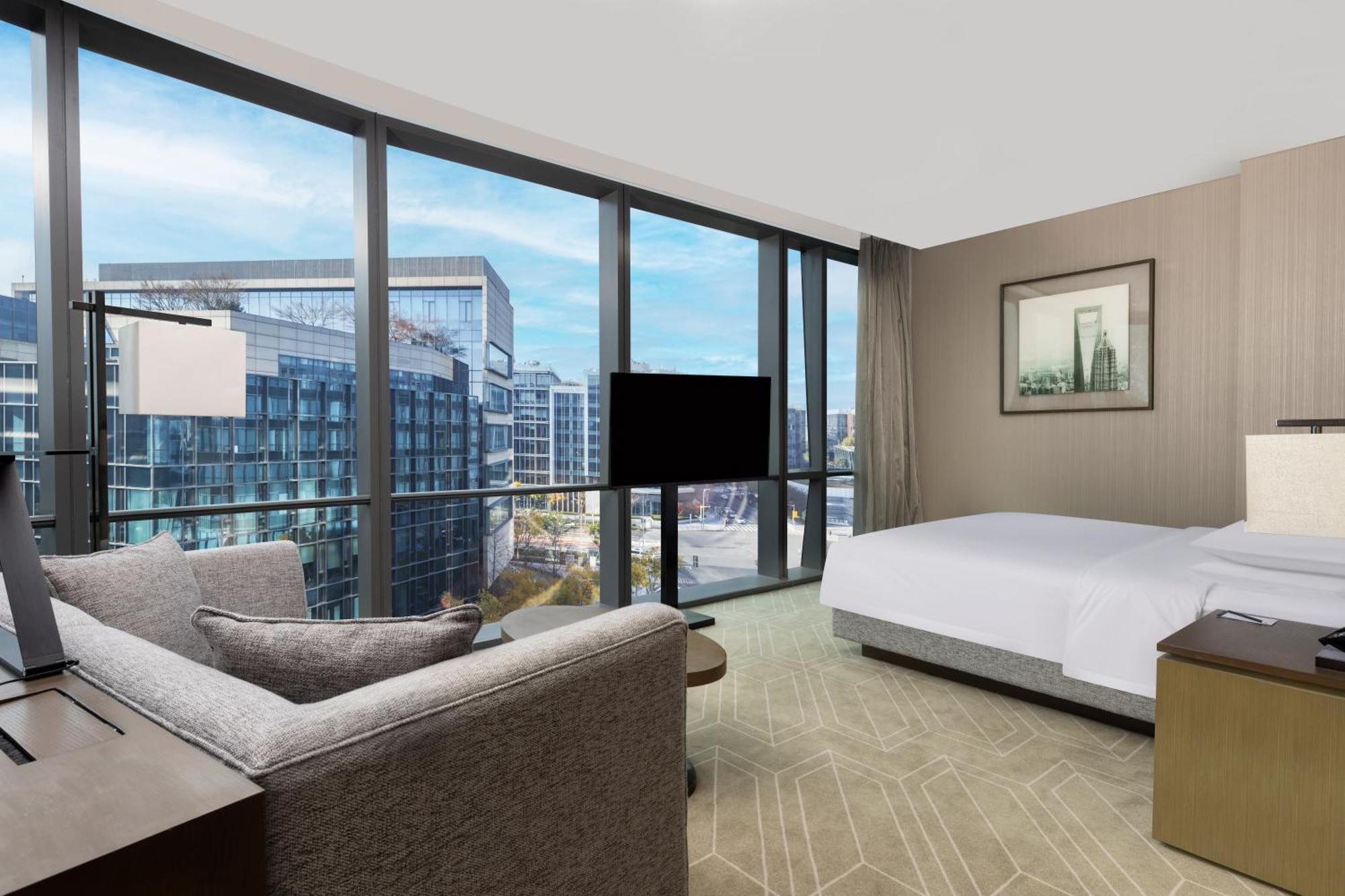 Hyatt Place Hongqiao Cbd 4*