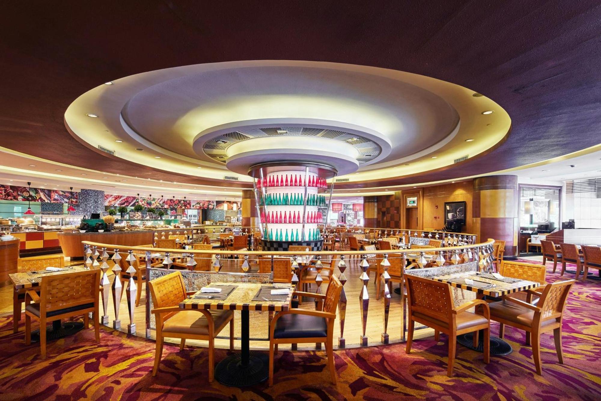 Hotel Renaissance Pudong 5*