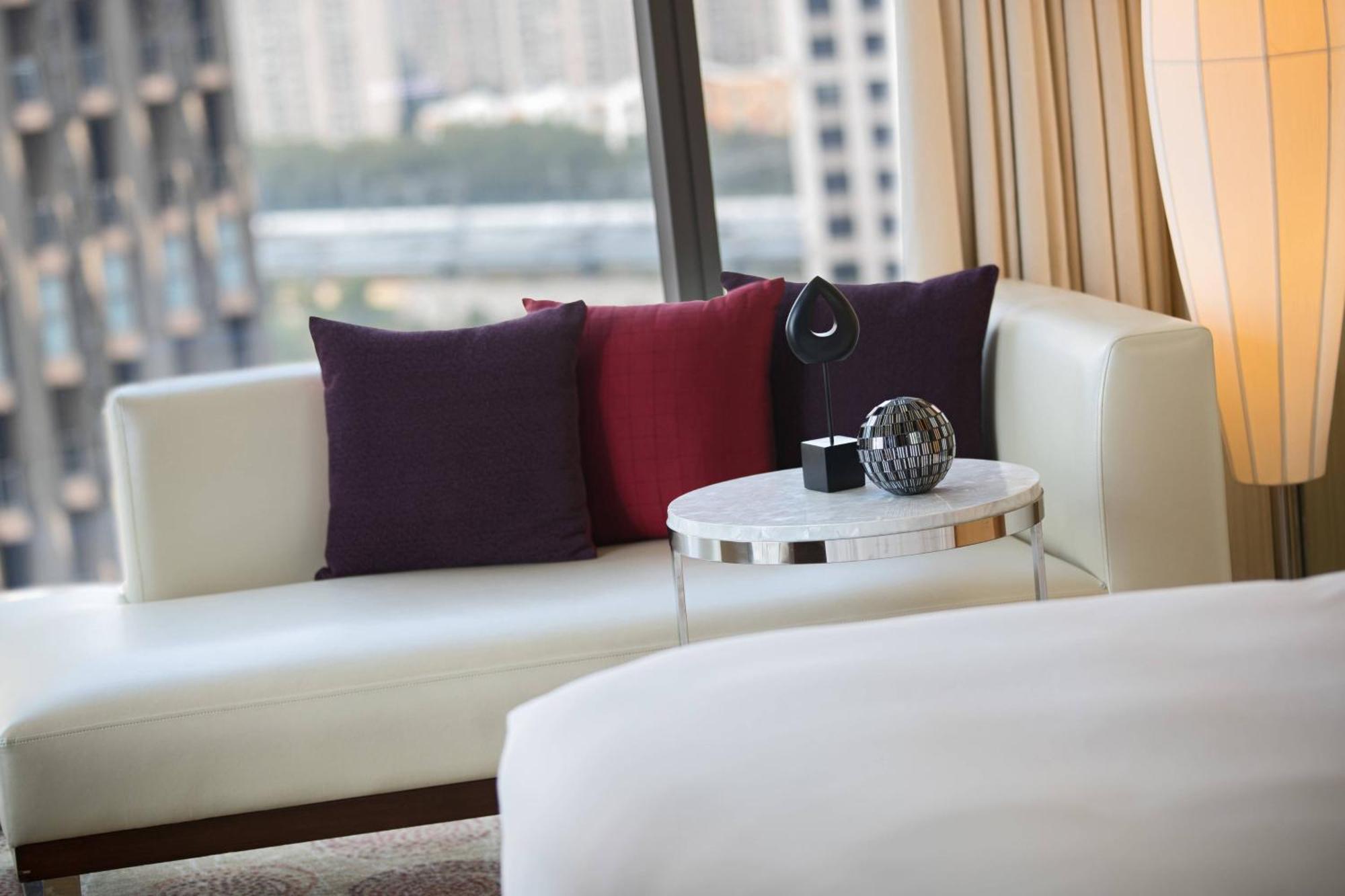 Renaissance Putuo 5*