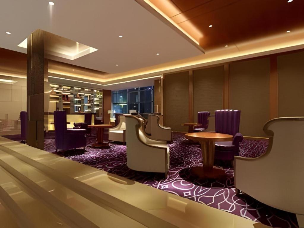 Hotel Regal Plaza & Waigaoqiao