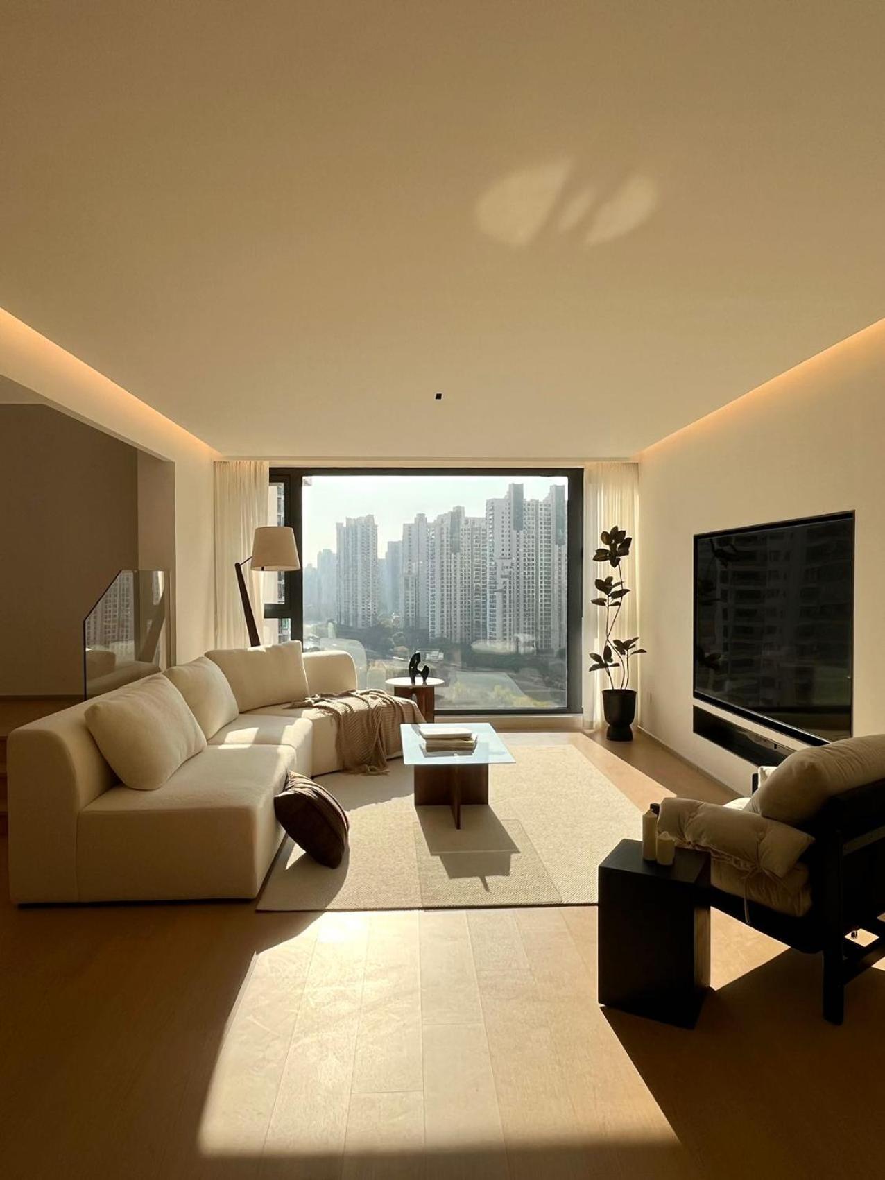 Sunny Abode Cosco Liangwan Three-bedroom *