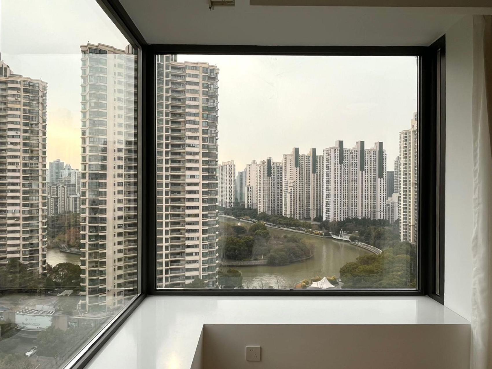 Apartment Sunny Abode Cosco Liangwan Three-bedroom Shanghai
