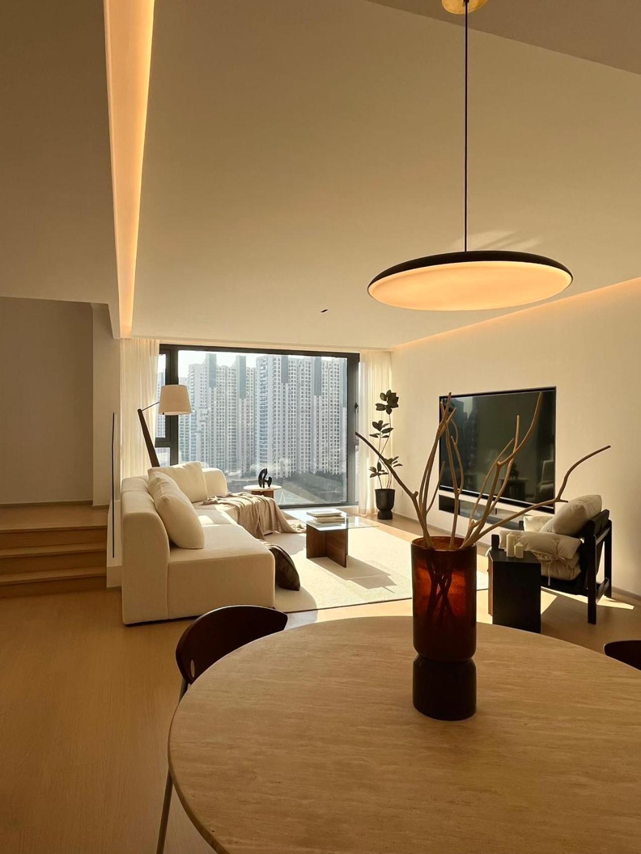 Sunny Abode Cosco Liangwan Three-bedroom Shanghai