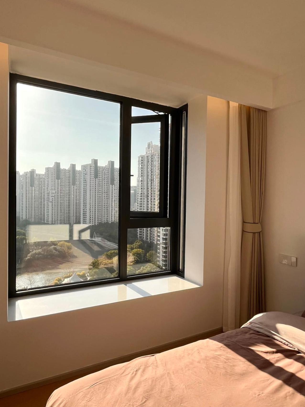 Sunny Abode Cosco Liangwan Three-bedroom Apartment *
