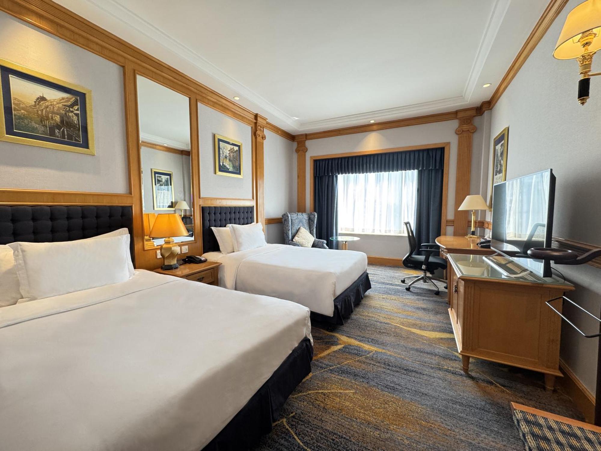 Crowne Plaza By Ihg