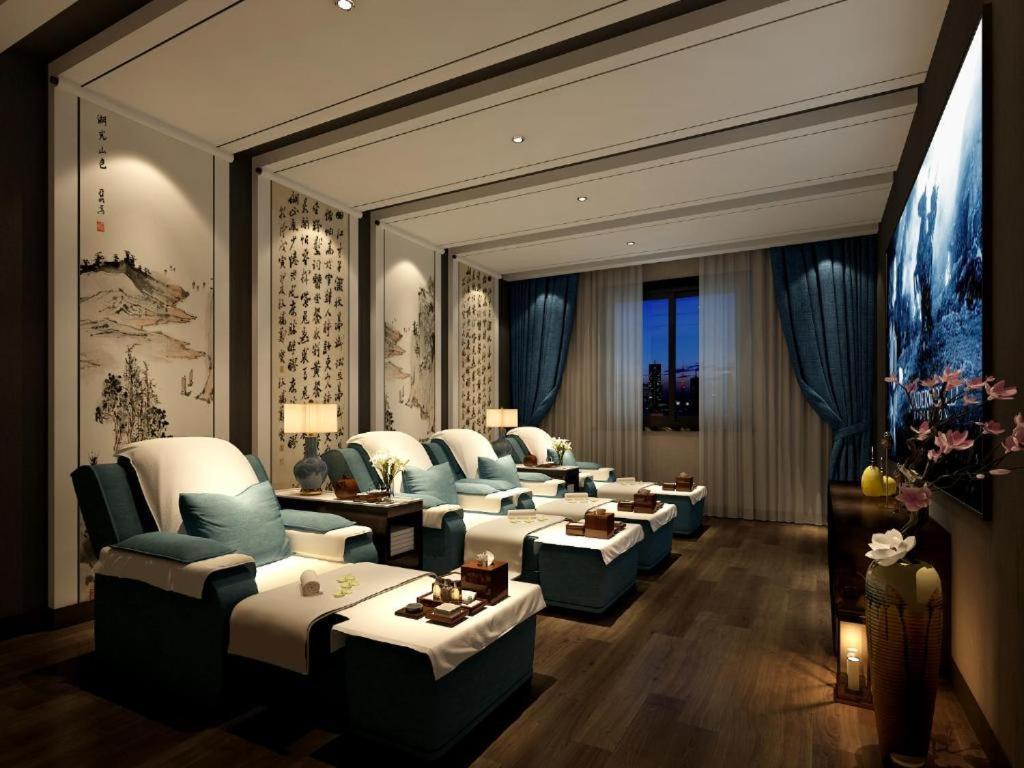 Hotel Lin Yin Art Shanghai（pudong Airport） 4*