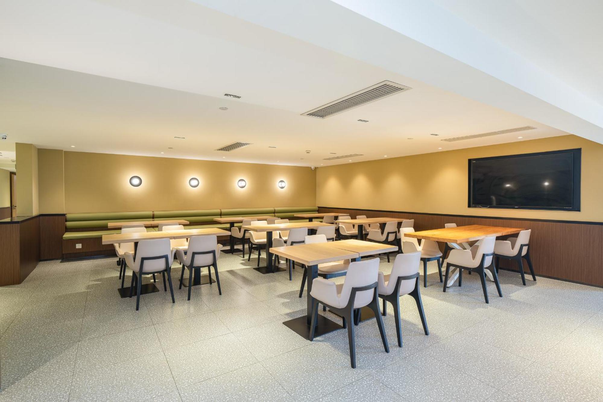 Suisse Place Hongqiao Hotel Shanghai