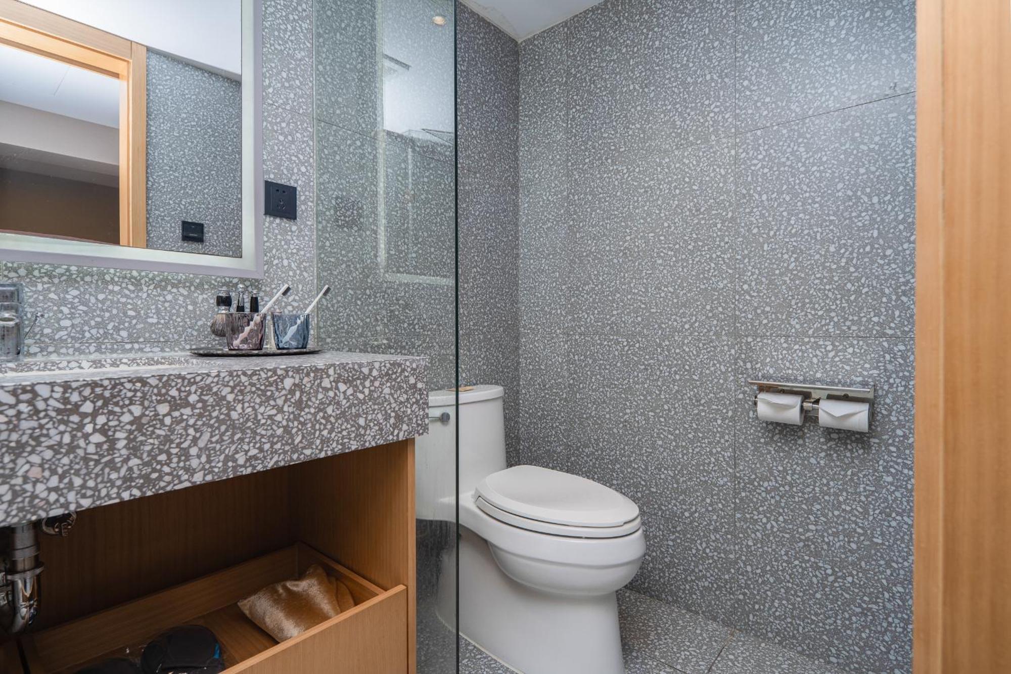 Suisse Place Hongqiao Hotel Shanghai