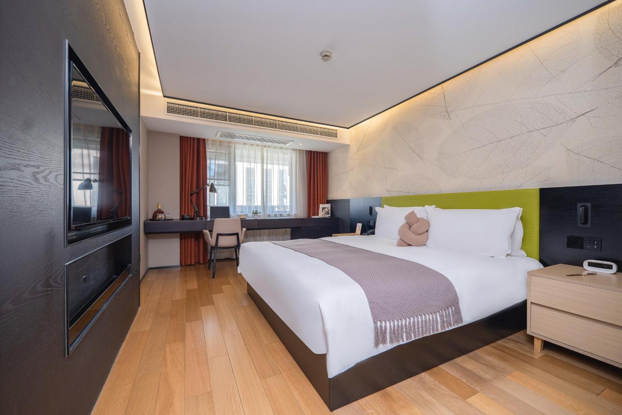 Suisse Place Hongqiao