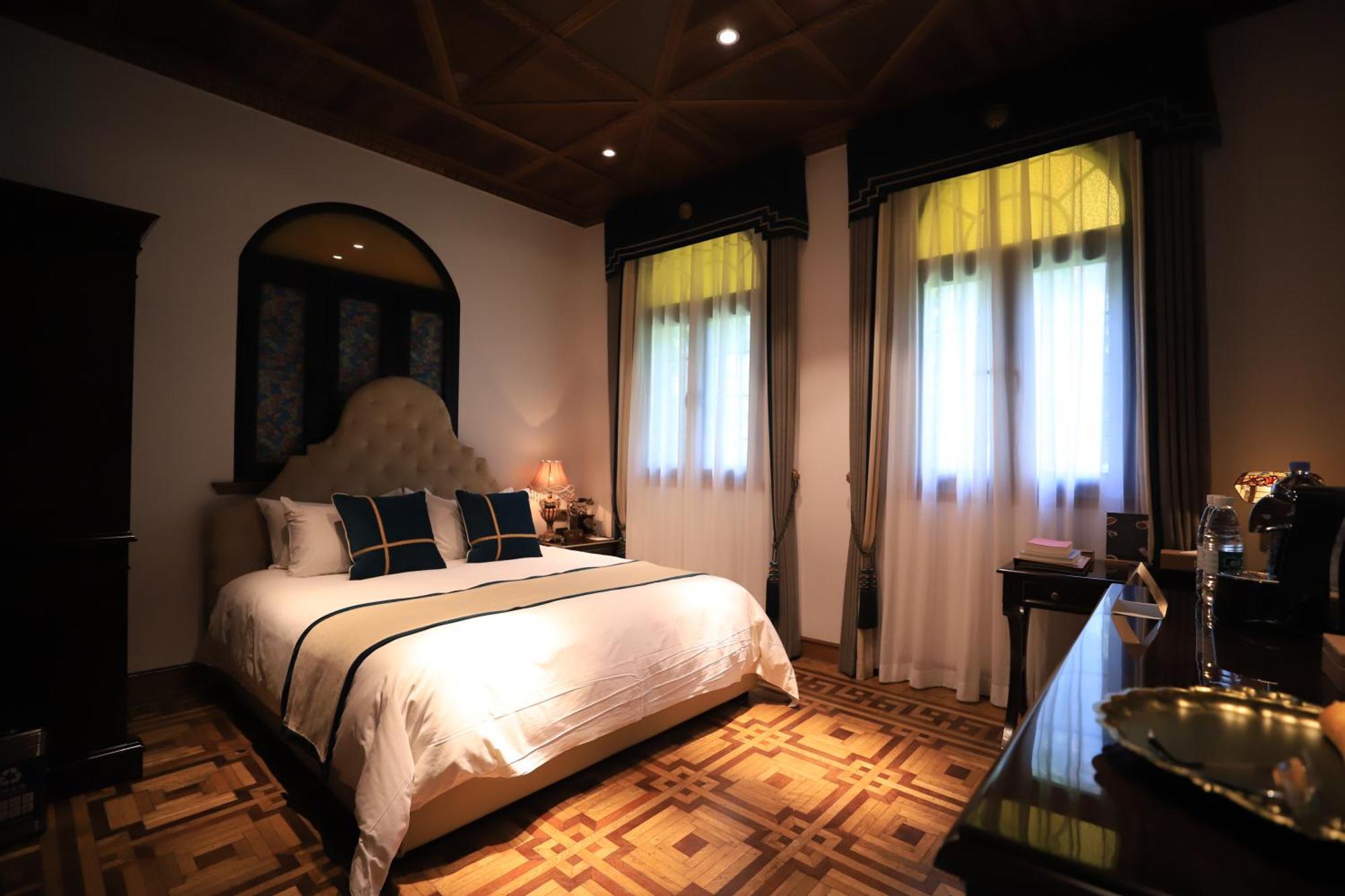 Moller - National Historic And Cultural Relics Protection Building Hotel