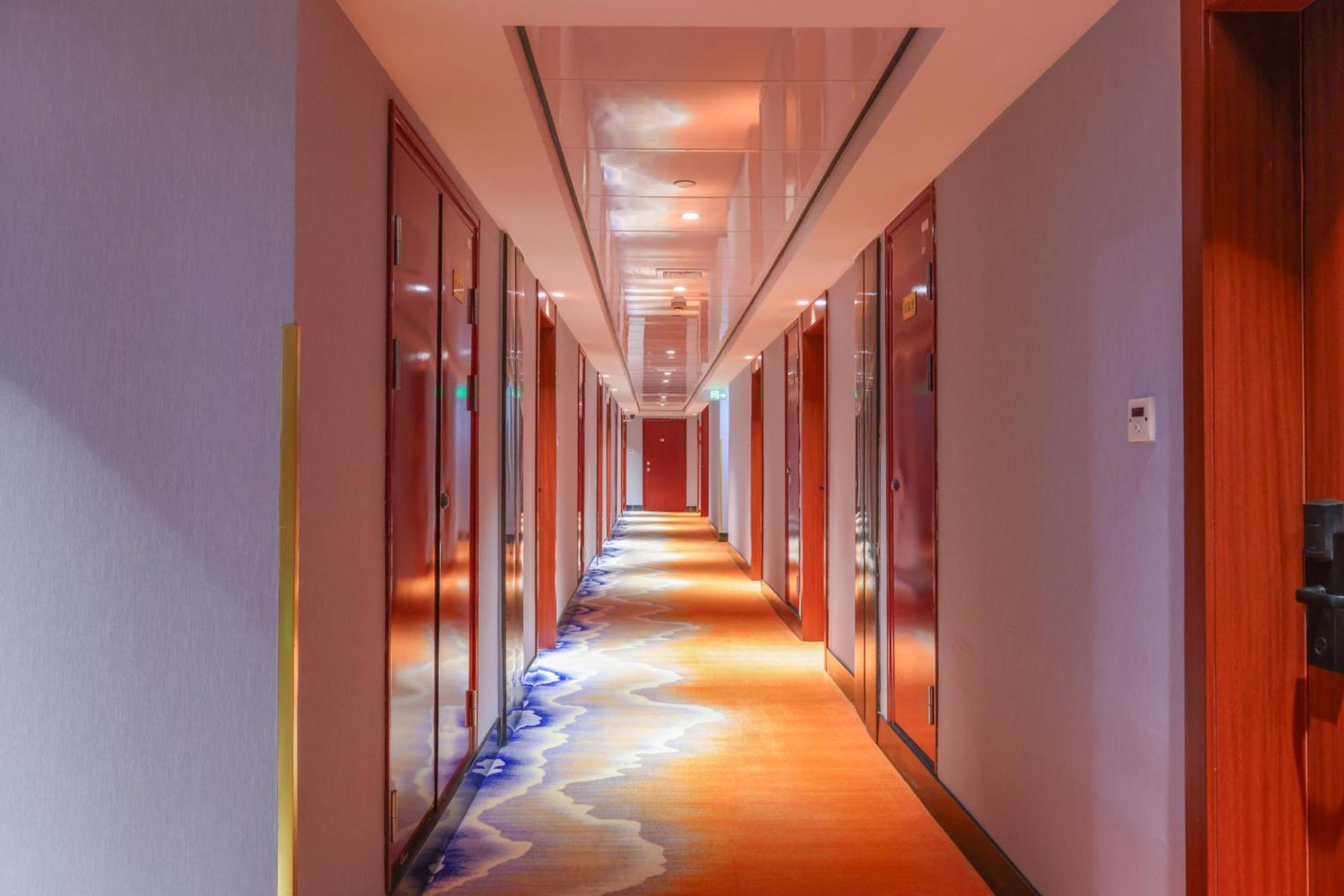 Yuhang Hotel 3*