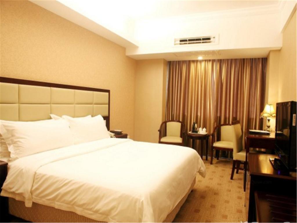 Hotel Vienna Jiuxing Market 3*