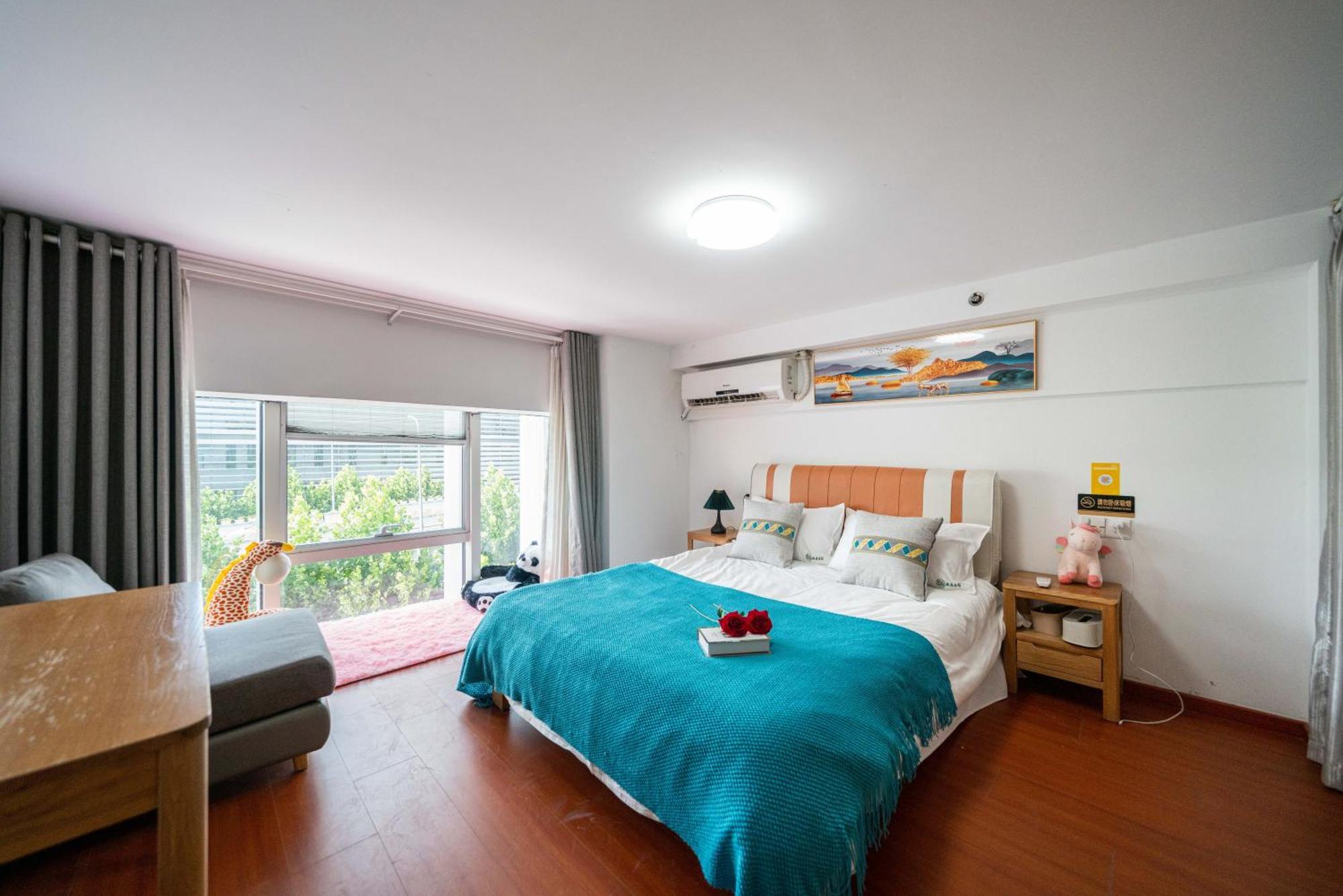 Hills & Freshly Loft Retreat With 17&2 Line Access Near Necc Apartment
