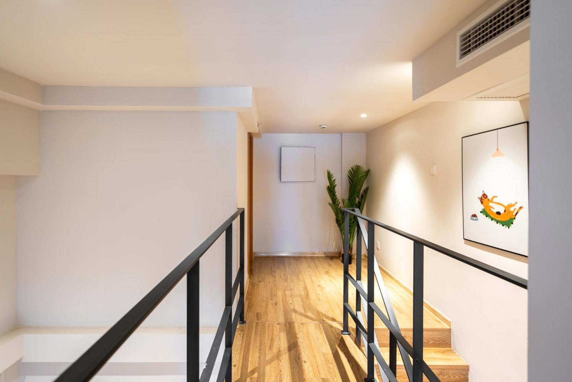 Apartment Hills & Freshly Loft Retreat With 17&2 Line Access Near Necc *