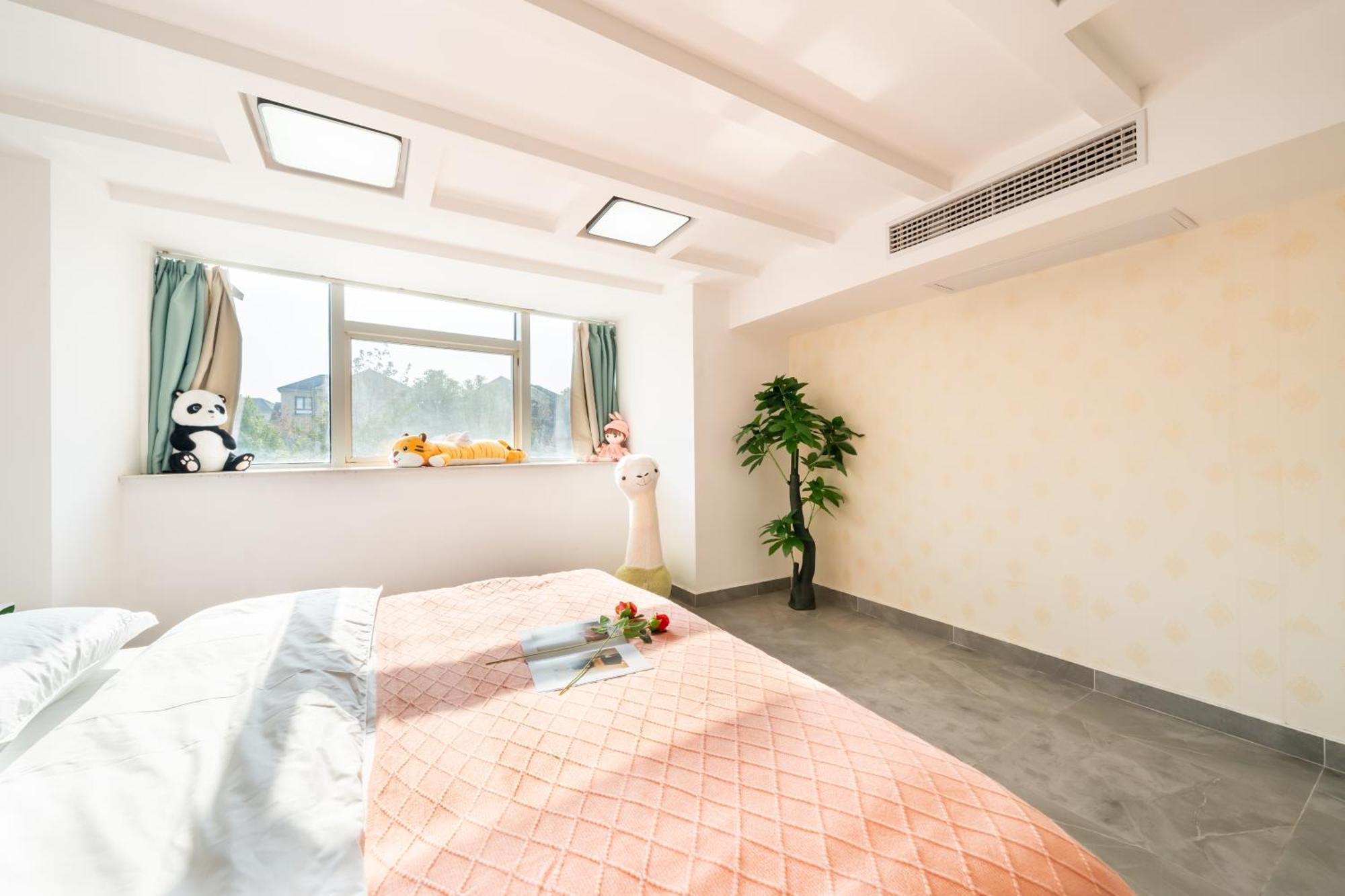 Apartment Hills & Freshly Loft Retreat With 17&2 Line Access Near Necc *
