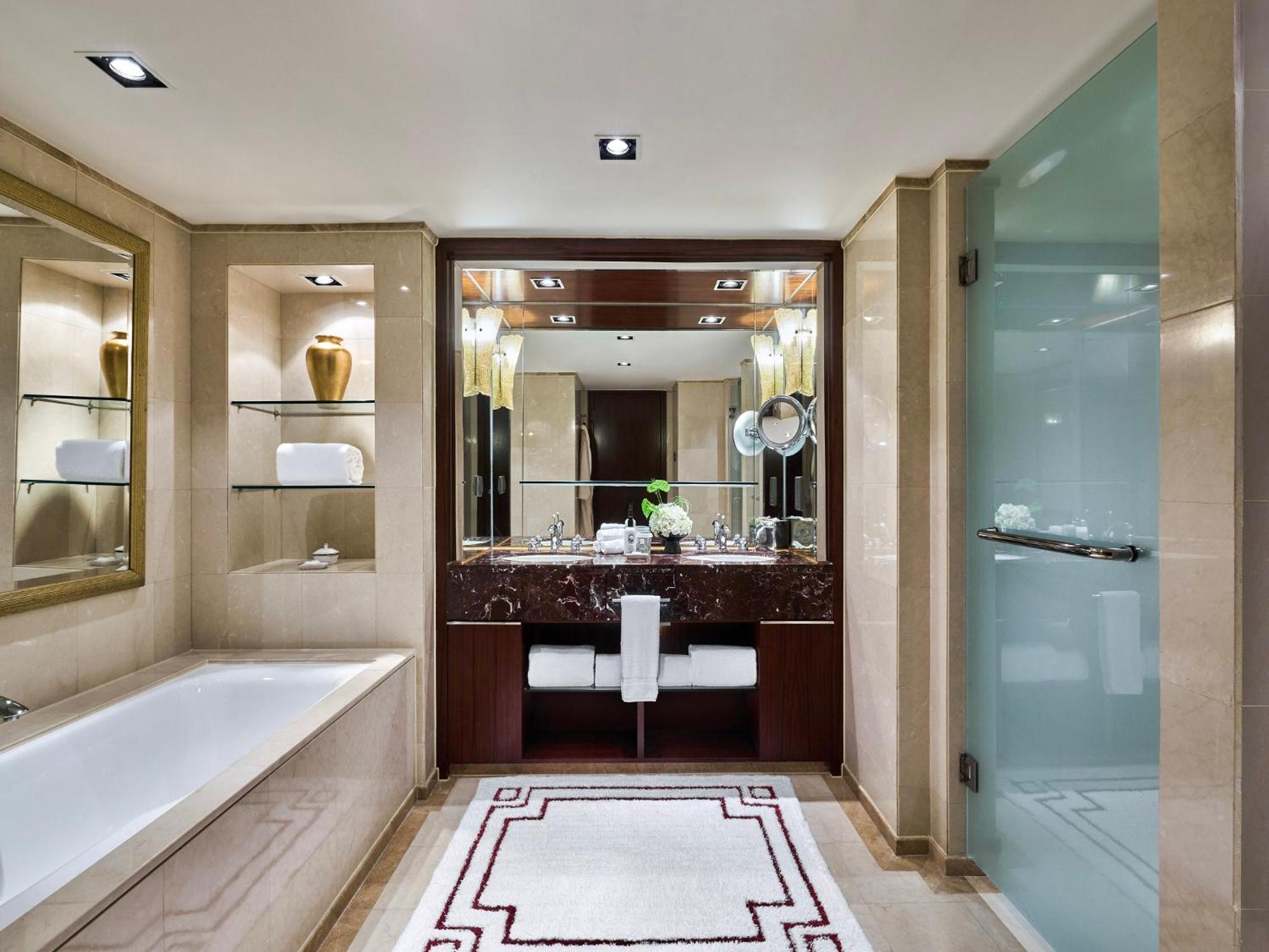 The Portman Ritz-carlton Hotel 5*
