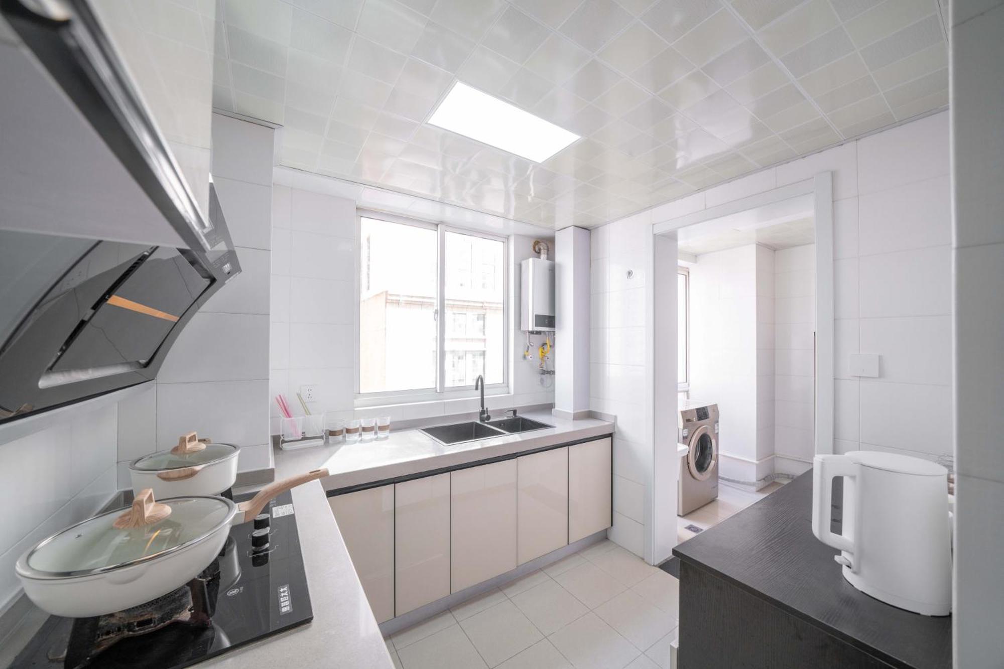 Molly - Nanjing East Road The Bund 3-bedroom With Elevator Pangsapuri *