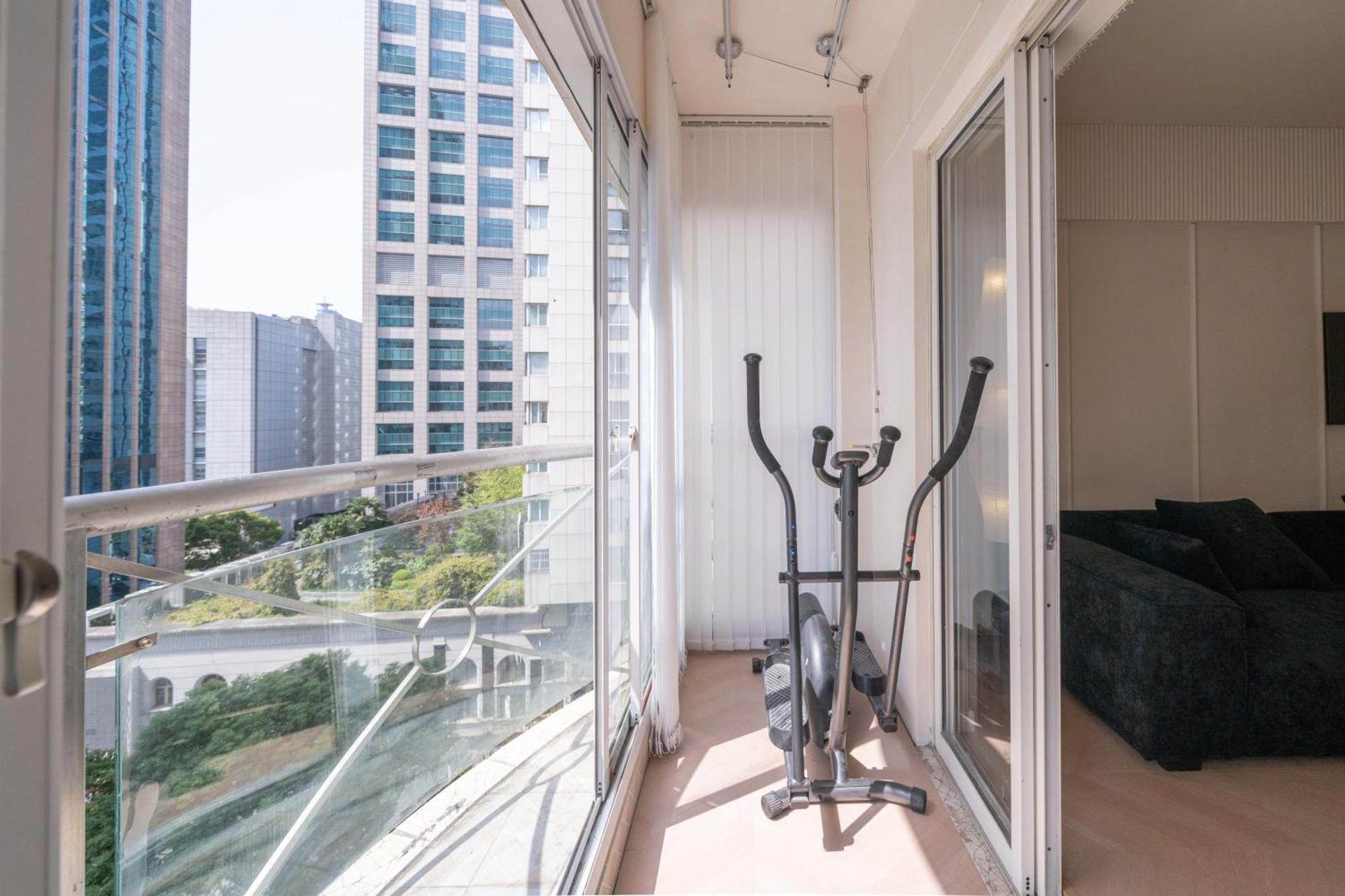 Molly - Nanjing East Road The Bund 3-bedroom With Elevator Pangsapuri