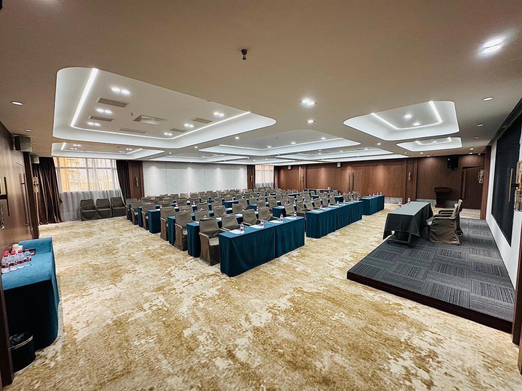 Hotel Country Inn&suites By Radisson, Pvg
