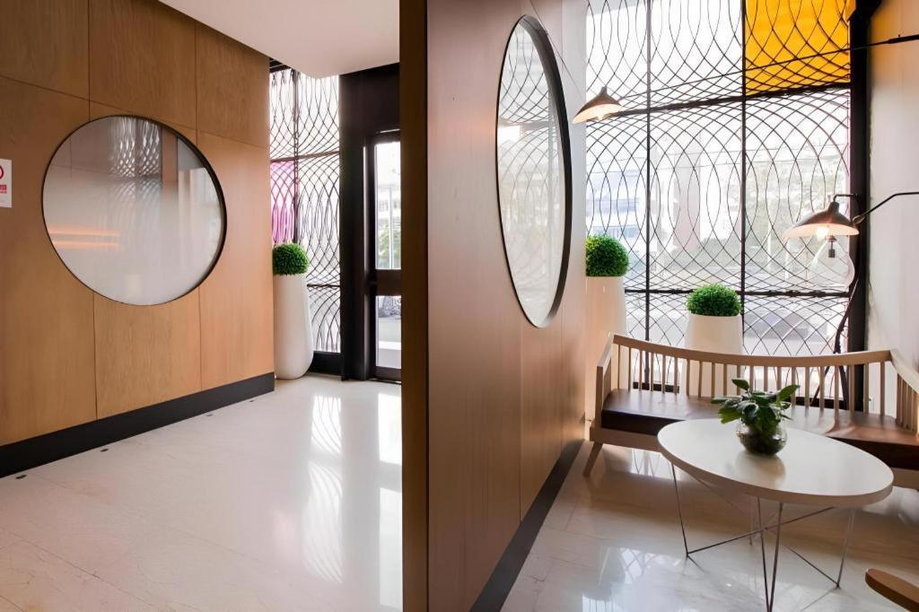 Hotel Yitel Hongqiao Caohejing Hongmei Road Metro Station Shanghai
