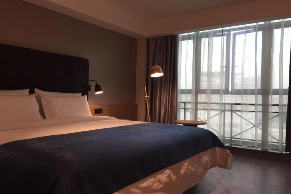Yitel Hongqiao Caohejing Hongmei Road Metro Station Hotel Shanghai