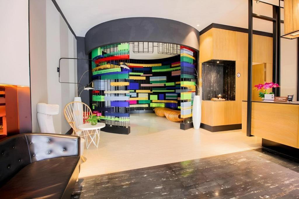 Hotel Yitel Hongqiao Caohejing Hongmei Road Metro Station