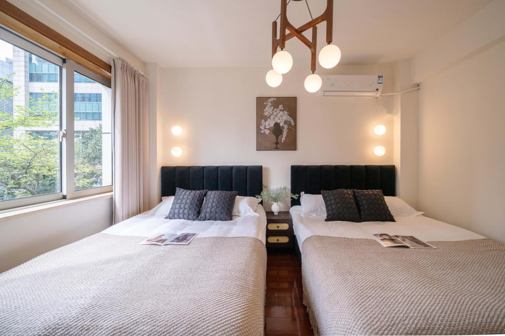 Book And Bed-people's Square Apartment Shanghai