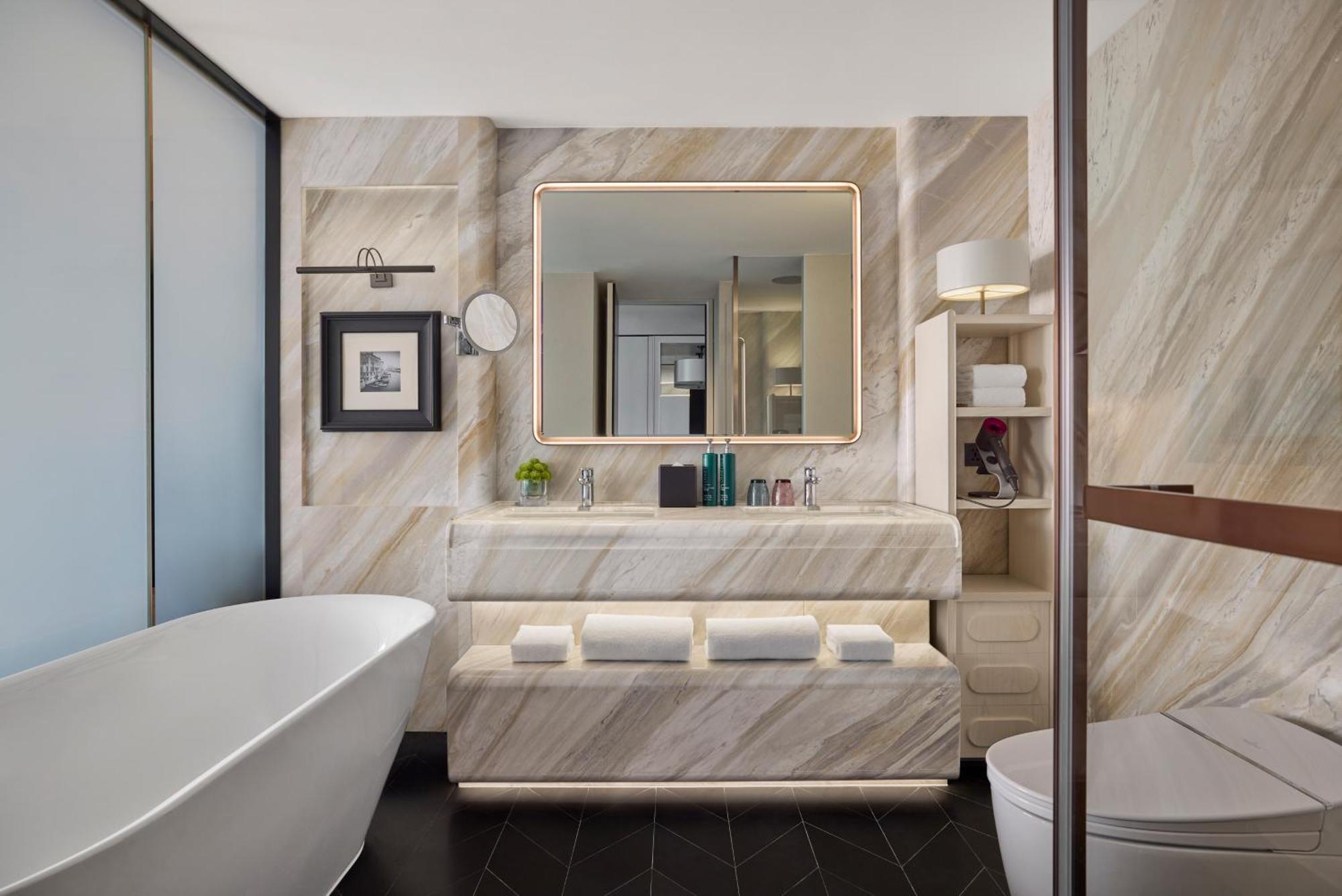 Hilton City Center Hotel 5*