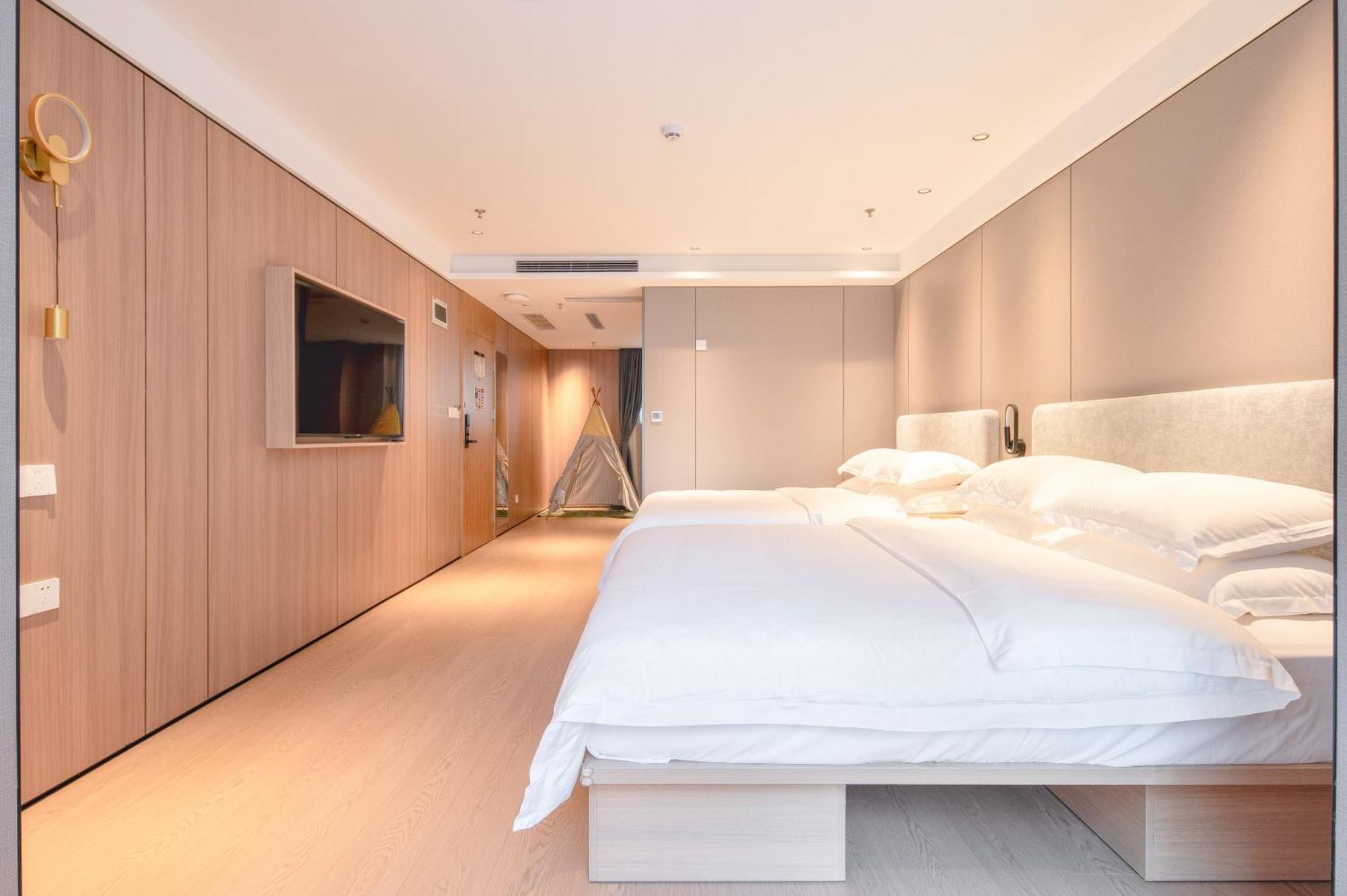 Dayin Garden -near People's Square & Nanjing Road-large Social Area -bar -cafe -gym -free Laundry Luggage Storage -24h Front Desk-english Service Khách sạn 3*