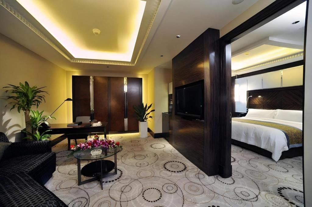 Grand Soluxe Zhongyou Hotel 5*