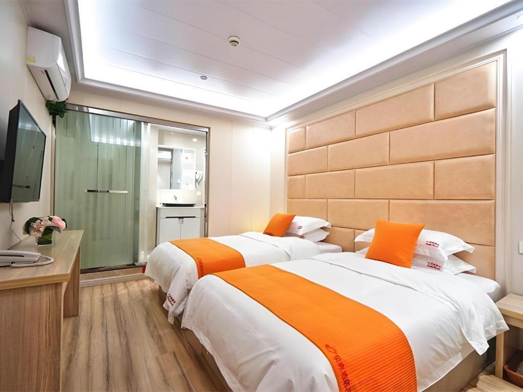 Shell Baoshan District Songbin Road Subway Station 2*