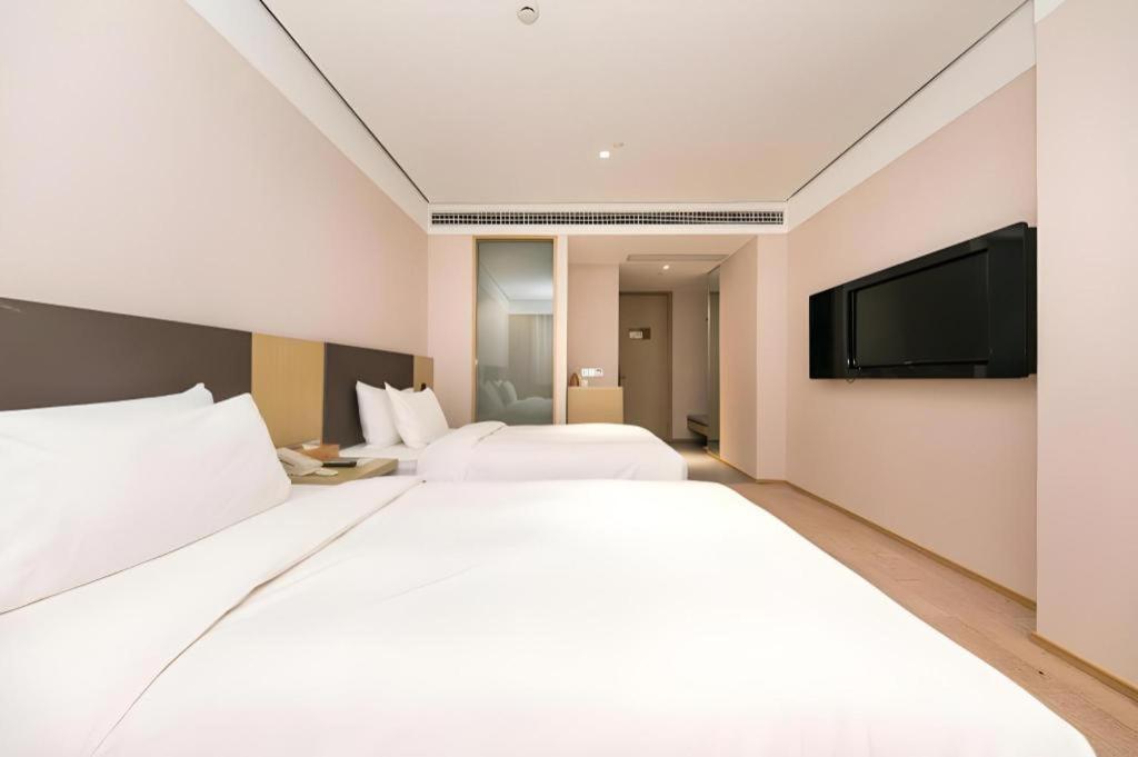 Hotel Ji Lujiazui Pudong Avenue 4*
