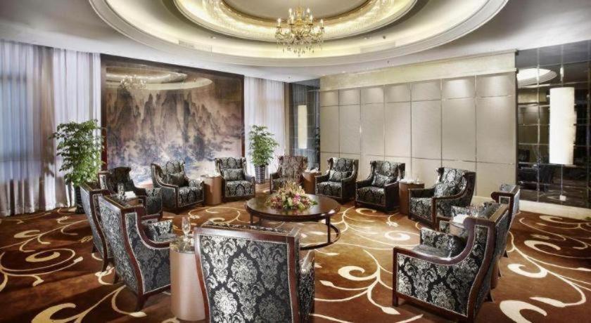 Royal Tulip Zhujiajiao 5*