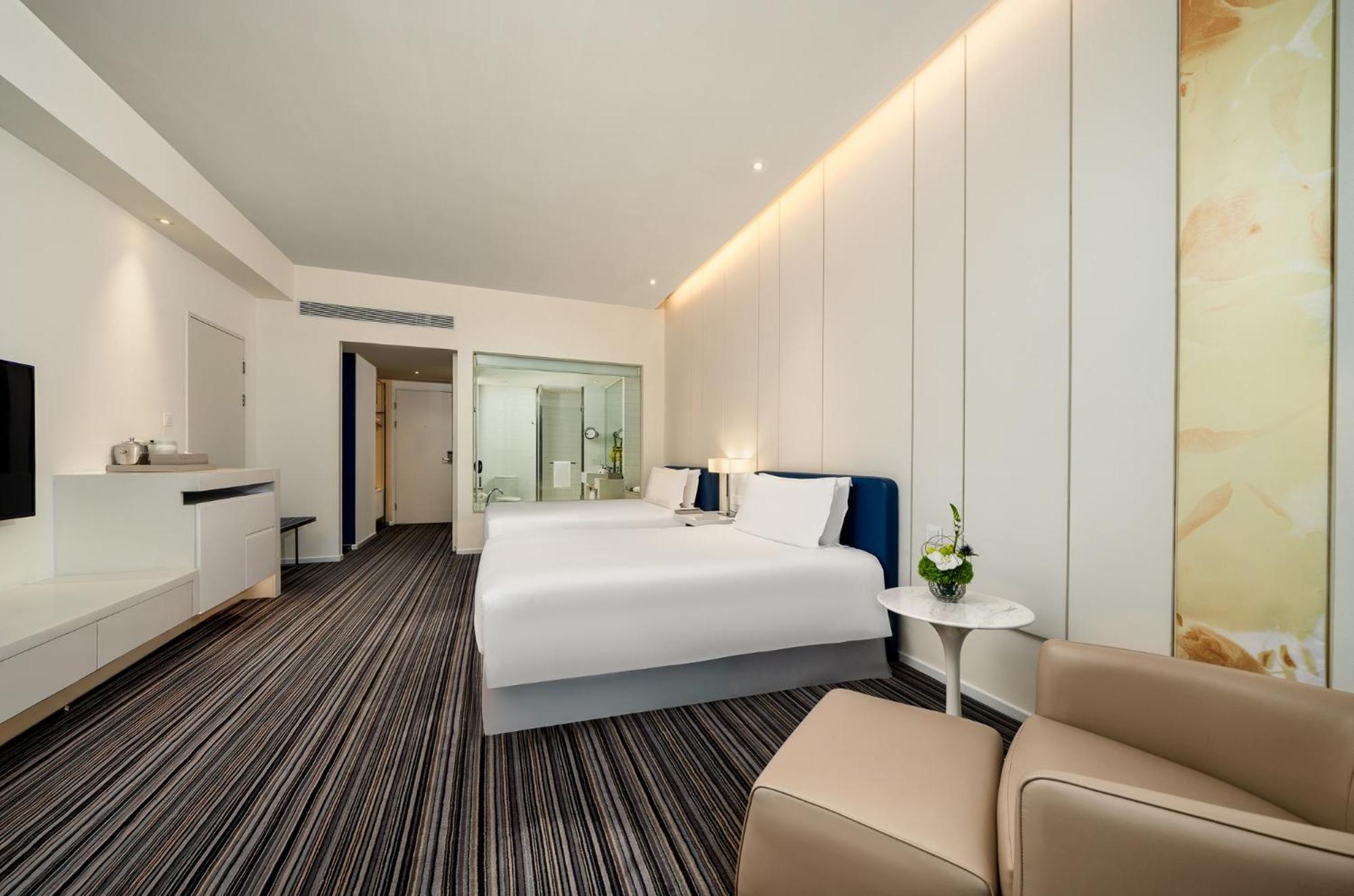 Hotel Grand Mercure Century Park - Free Shuttle Bus To Sniec 5*