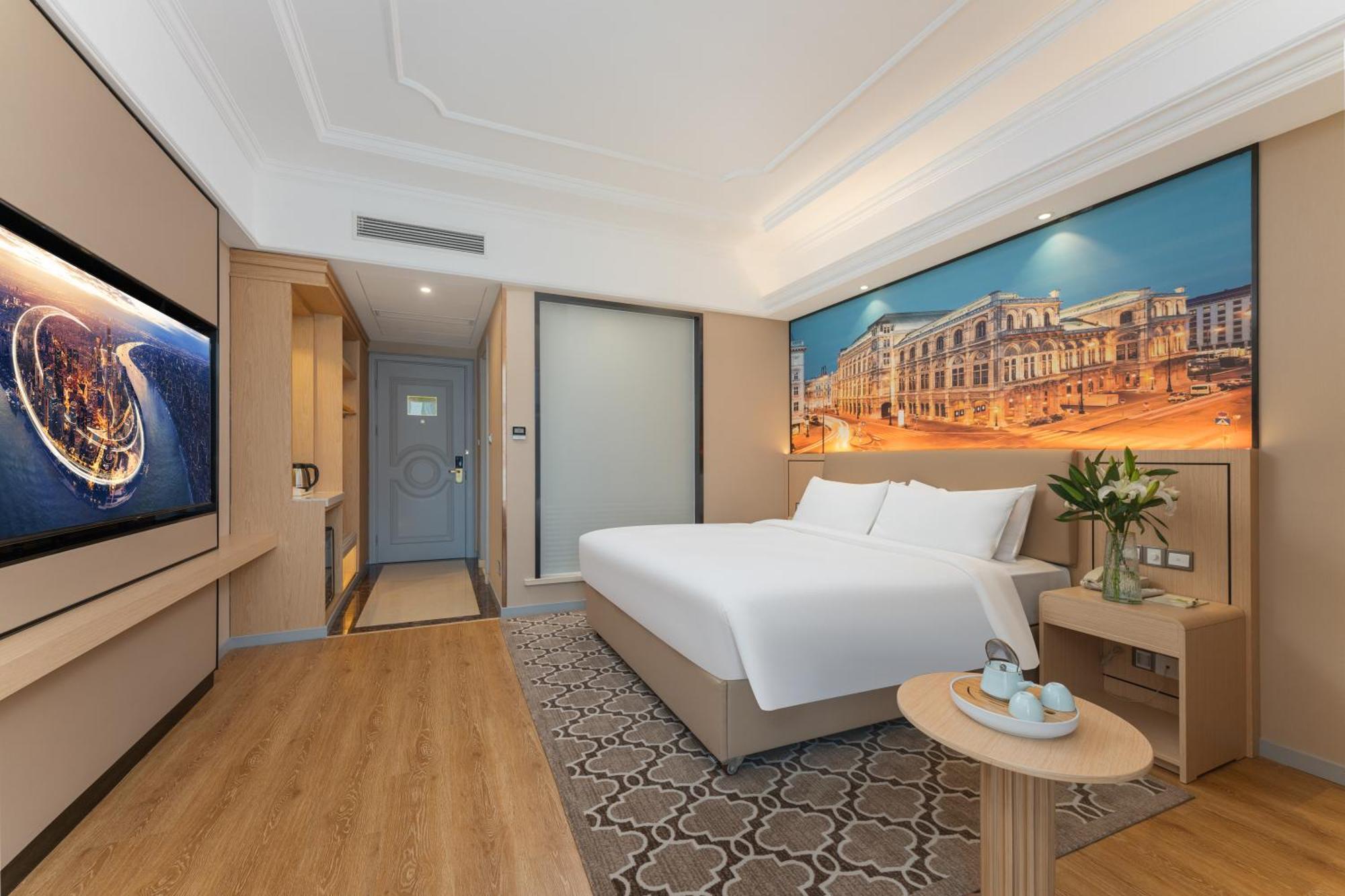 Vienna International - Pudong Airport Free Trade Zone - Free Shuttle Bus To Pvg Airport And Land Şanghay