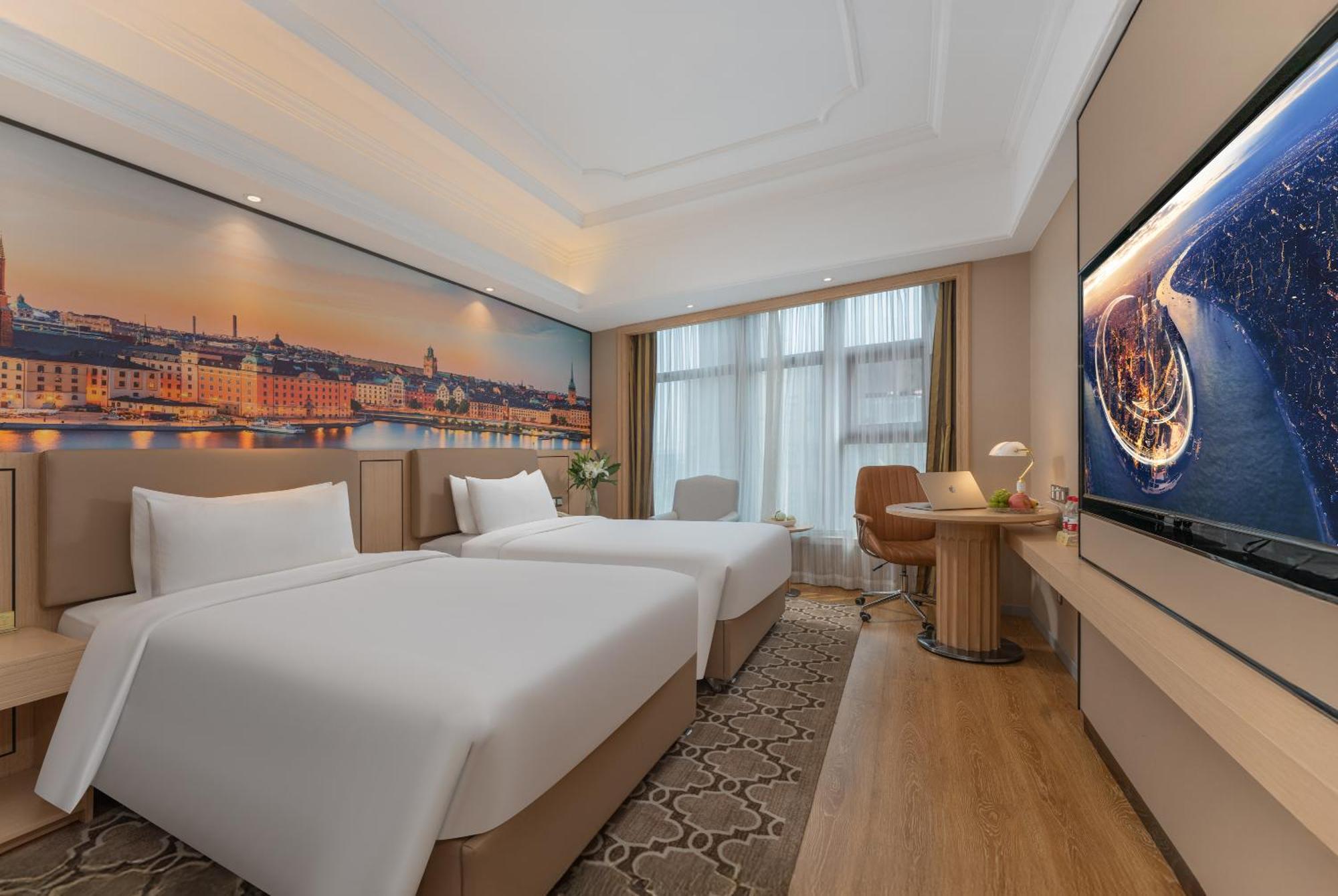 Vienna International - Pudong Airport Free Trade Zone - Free Shuttle Bus To Pvg Airport And Land