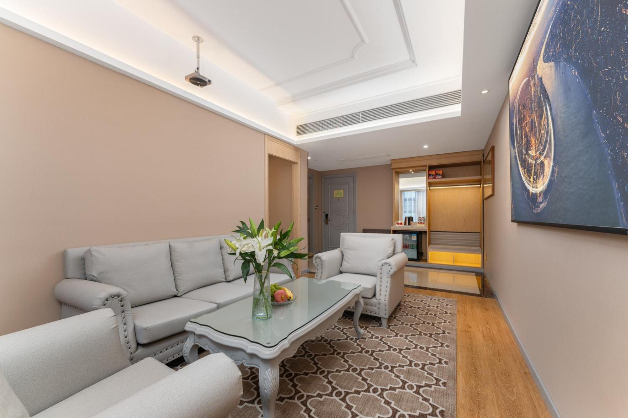 Vienna International - Pudong Airport Free Trade Zone - Free Shuttle Bus To Pvg Airport And Land 4* Şanghay