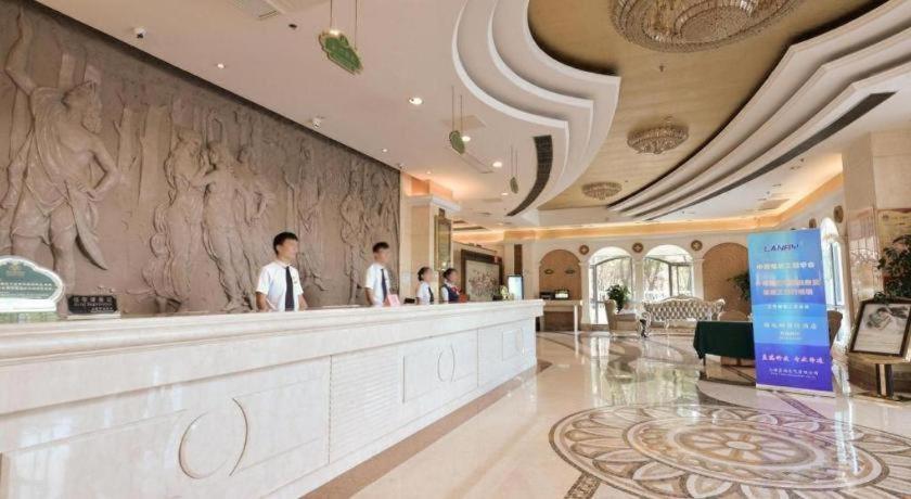 Hotel Vienna International Songjiang Branch 3*