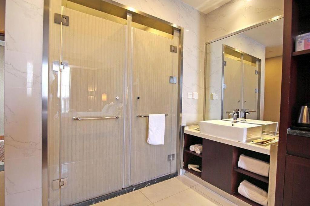 Hotel Baolong Homelike - Changxing Branch