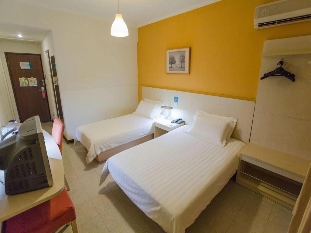 Hotel Jinjiang Select Pudong Airport 3*