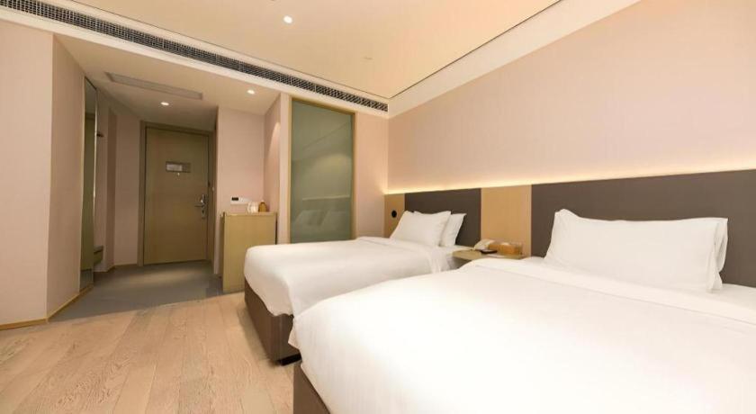 Hotel Ji Lujiazui Pudong Avenue 4*