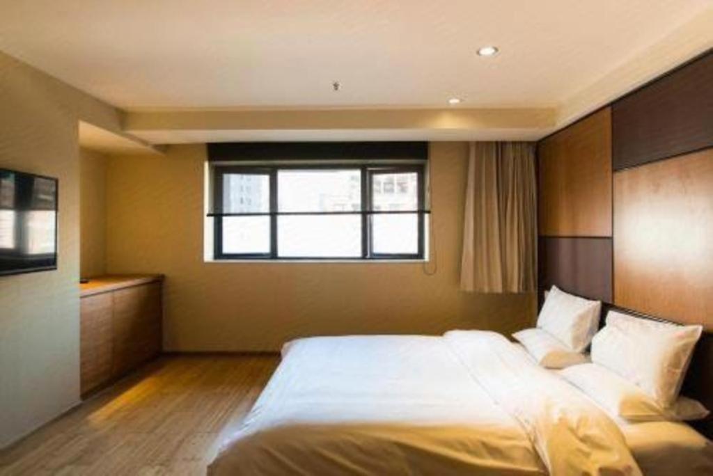 Hotel Ji The Bund Tiantong Road 4*