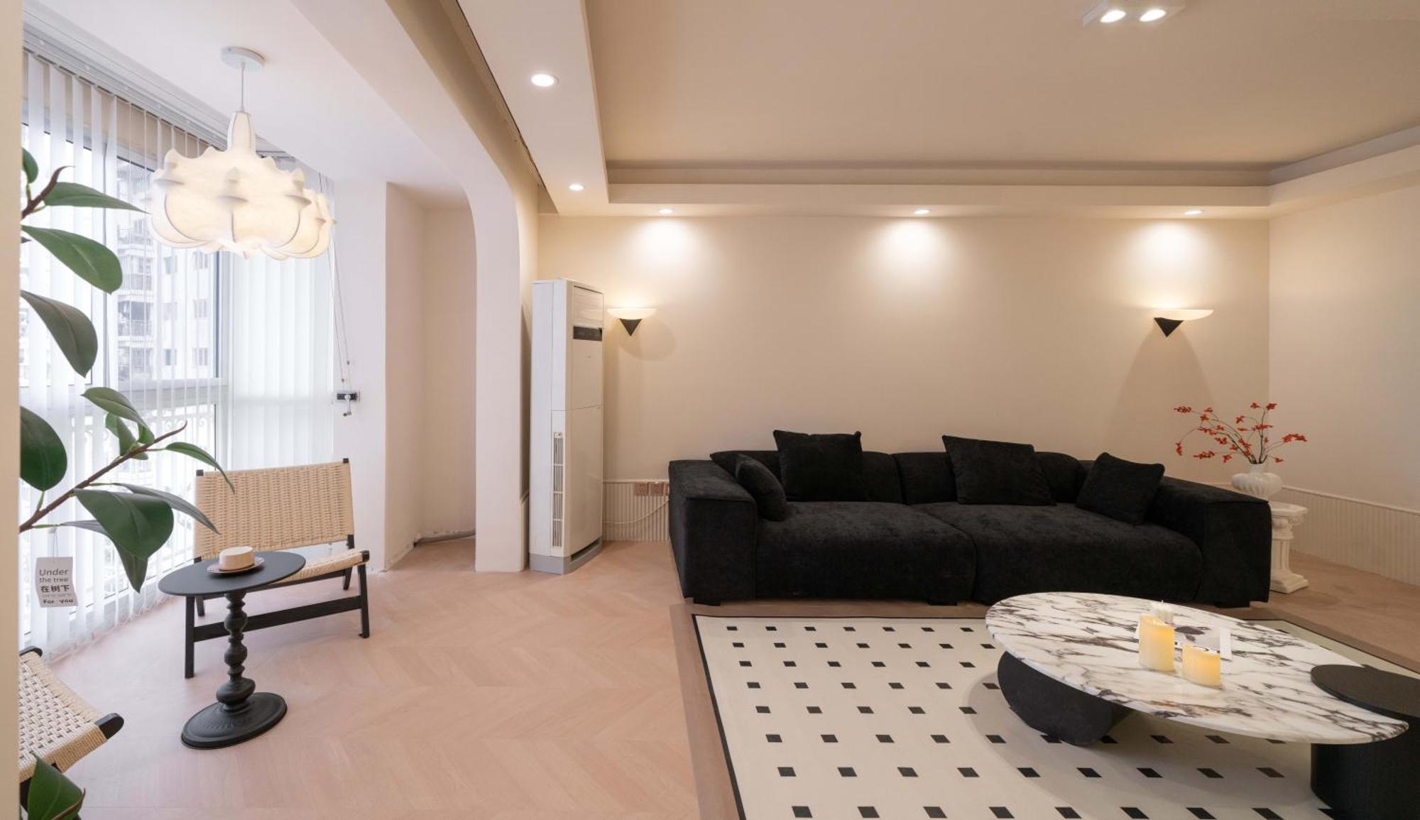 Moli B&b-right On Nanjing East Road The Bund 2-bedrooms With Elevator Ment Near The Subway Apartment