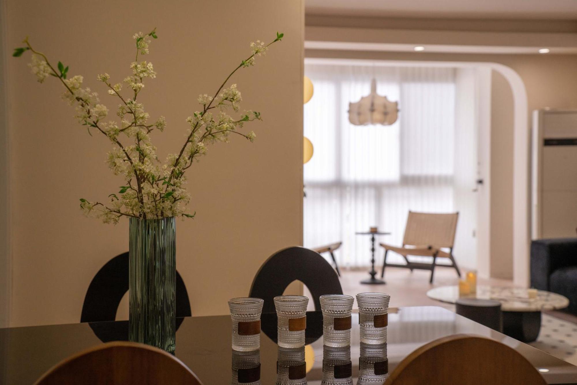 Apartment Moli B&b-right On Nanjing East Road The Bund 2-bedrooms With Elevator Ment Near The Subway