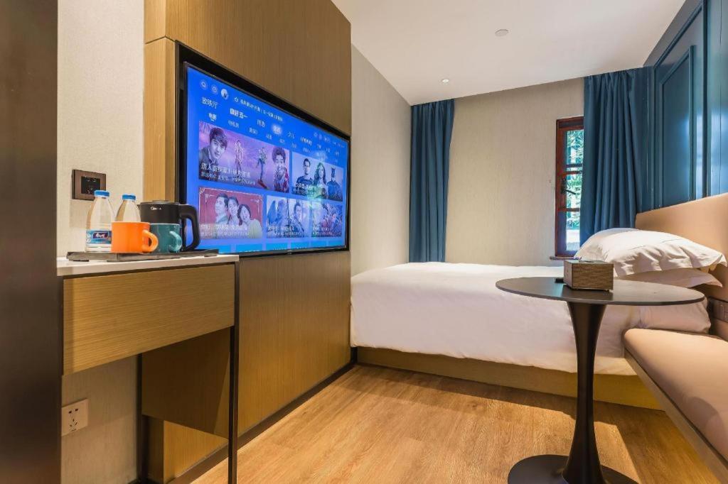 Jinglai Hotel